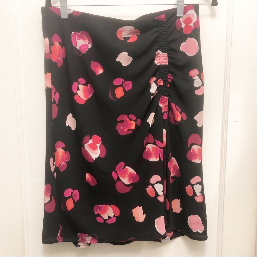 Cabi Petal Skirt. Lined. Size Medium